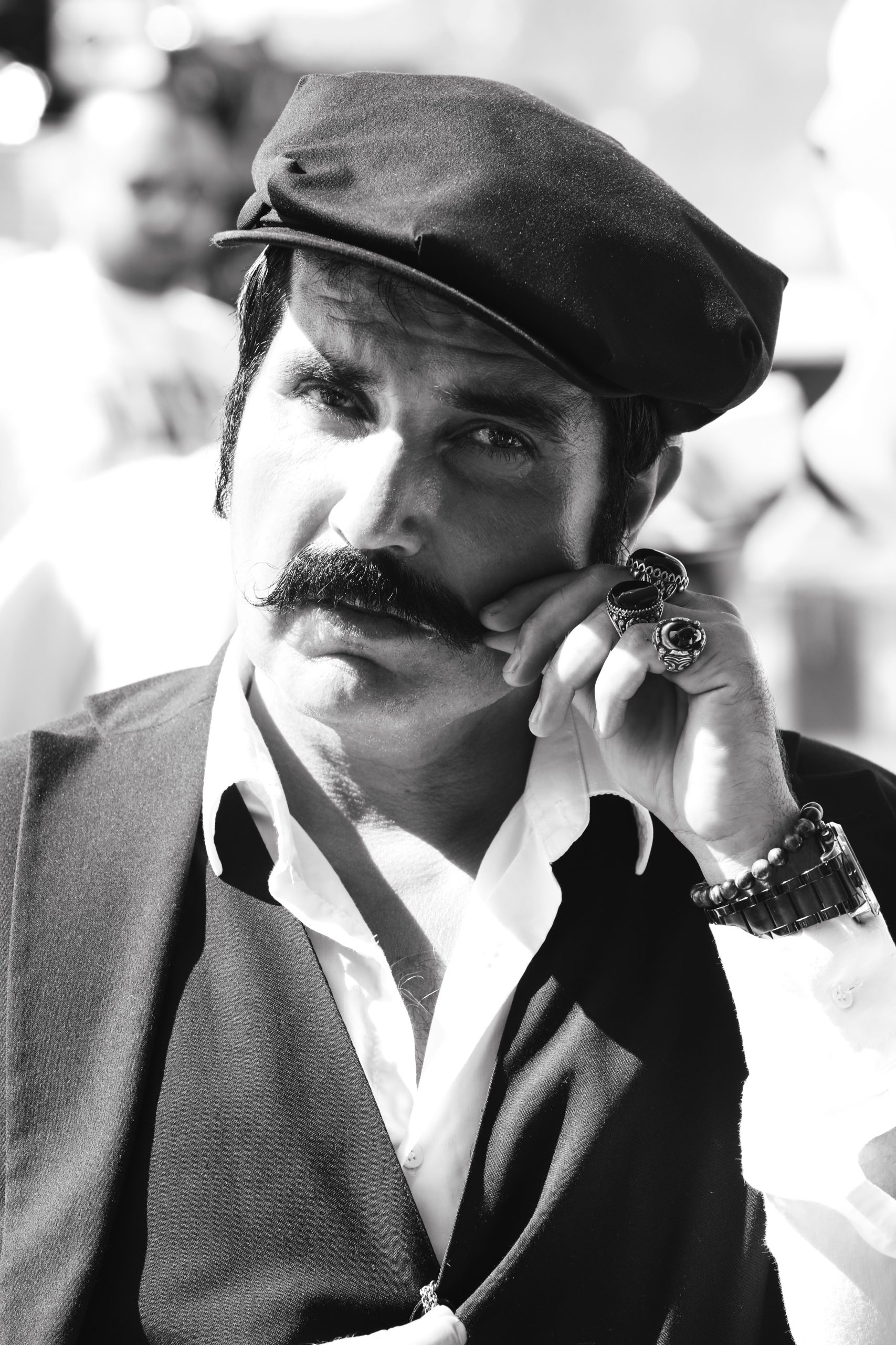 Comment entretenir une moustache année 20 au quotidien ? 3 Entretien quotidien de la moustache années 20