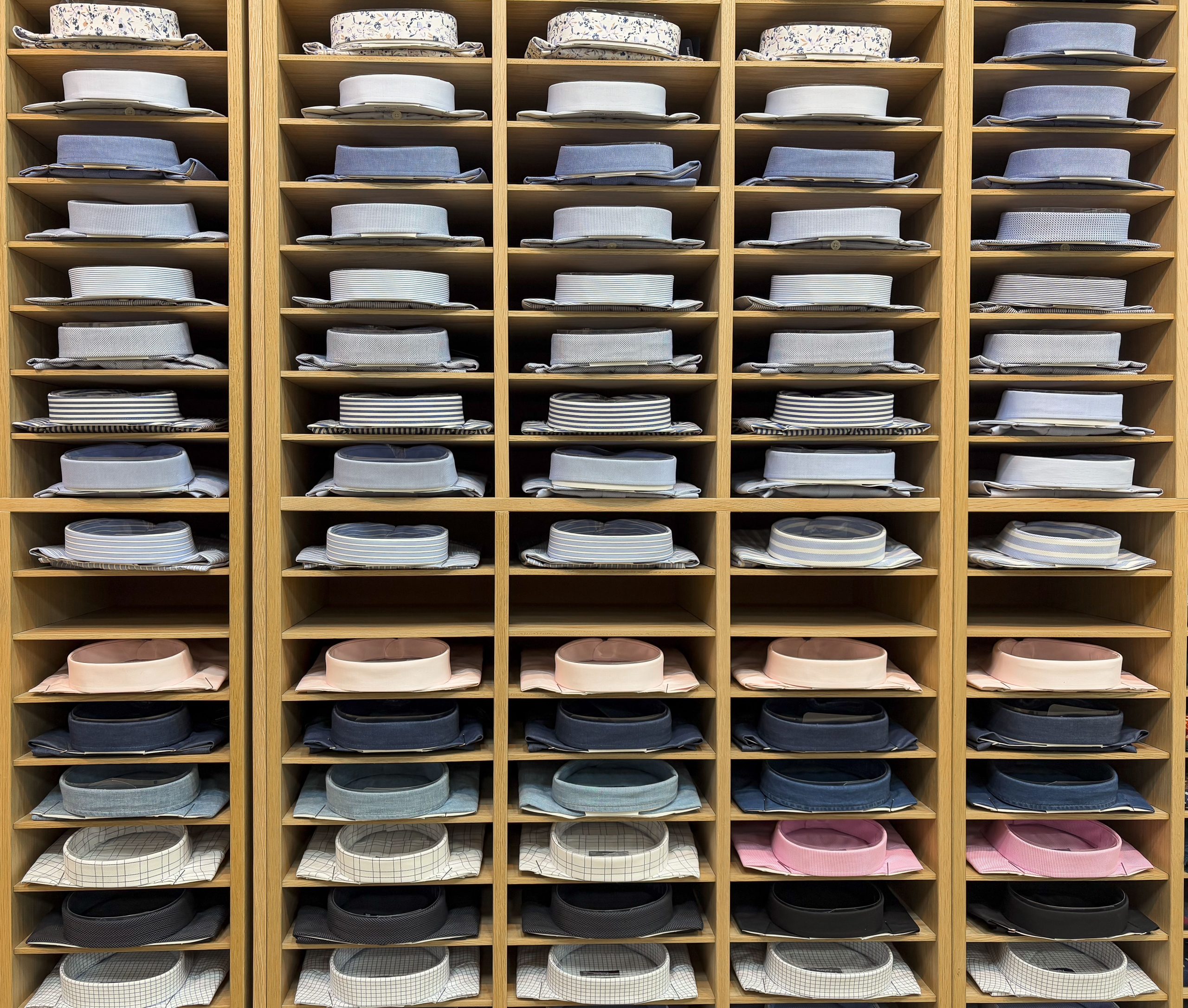 Comment bien ranger ses vêtements sans armoire ? 3 Astuces rangement vêtements sans armoire