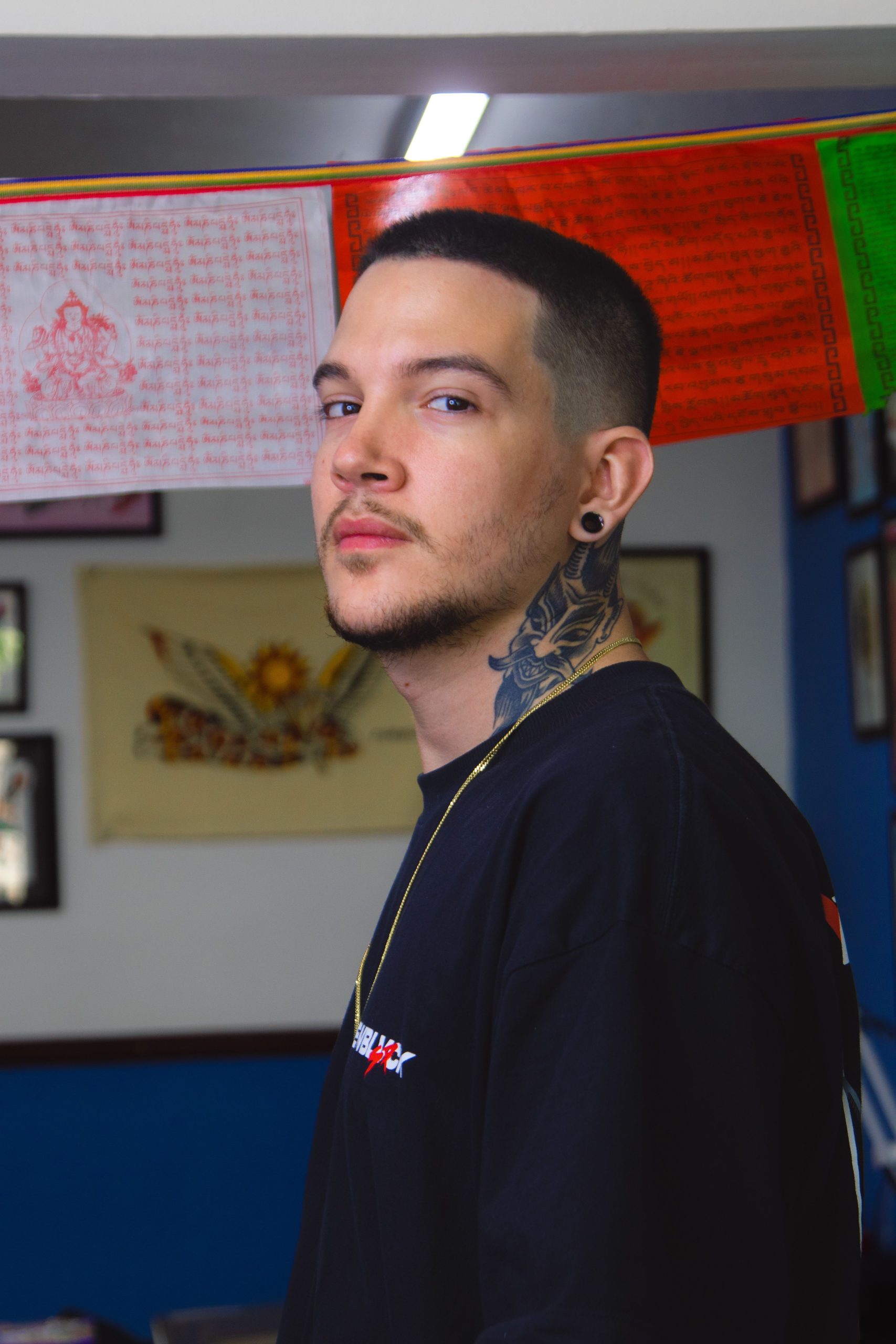 Pourquoi choisir un tatouage dans le cou quand on est homme ? 3 Tatouage cou homme - Avantages et conseils