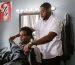 Client chez le barbier avant sa coupe