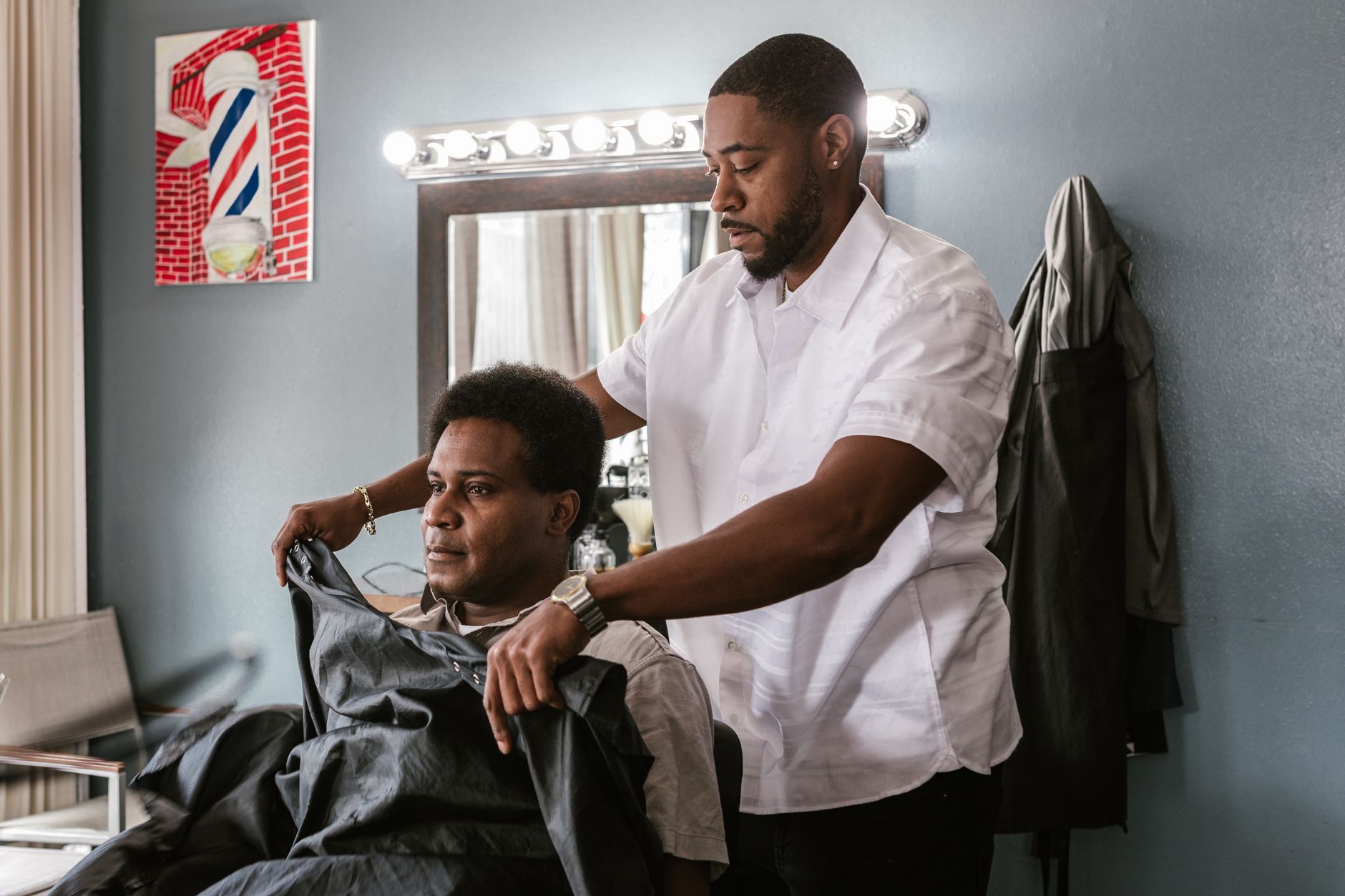 Combien de centimètres poussent tes cheveux chaque mois ? 1 Client chez le barbier avant sa coupe