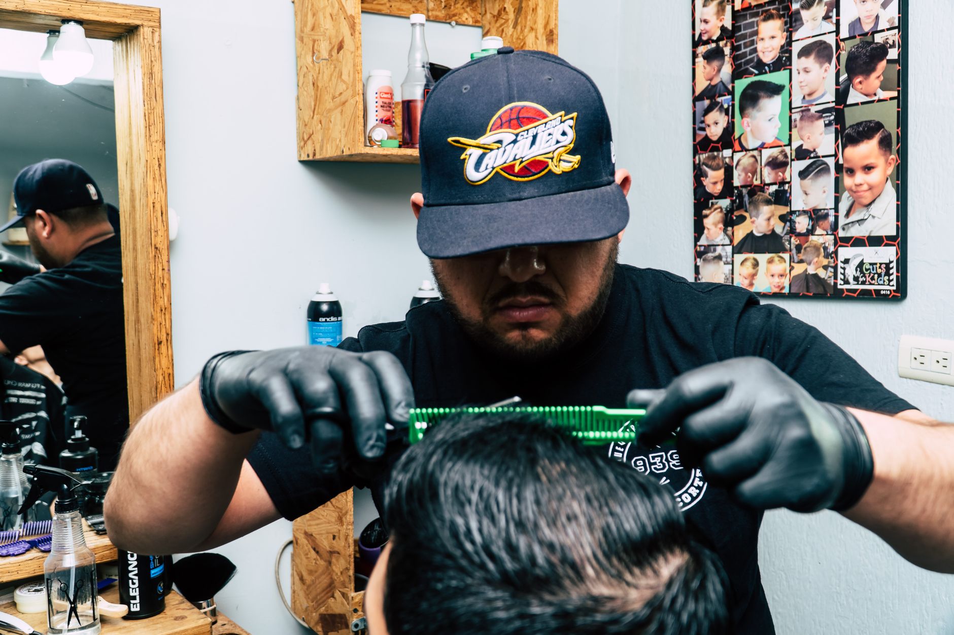 Coupe de cheveux homme de près chez le barbier