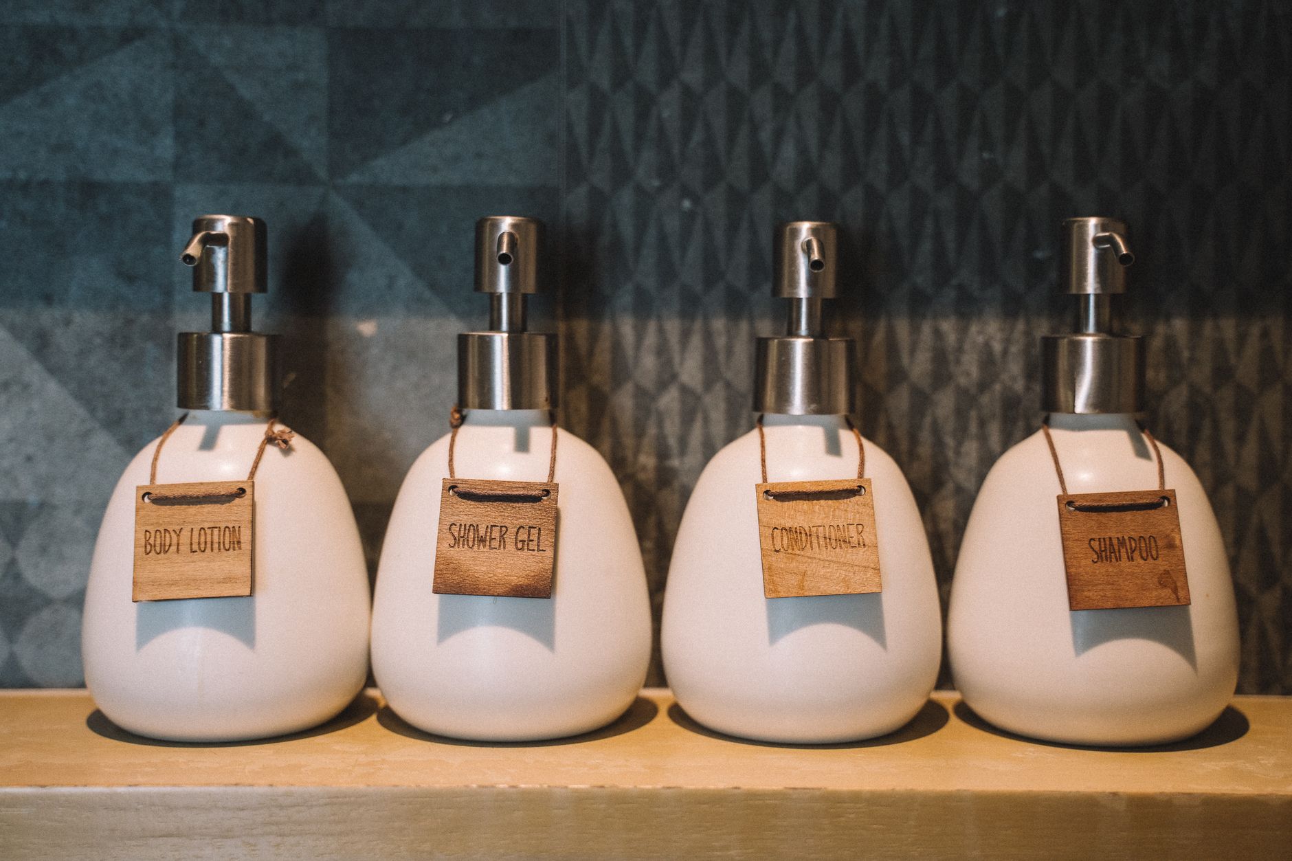 Flacons de soin pour cheveux et cuir chevelu