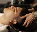 Shampoing detente en salon de coiffure homme